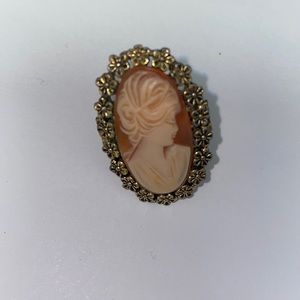 Vintage Adjustable Cameo Ring with Gold Floral outline design